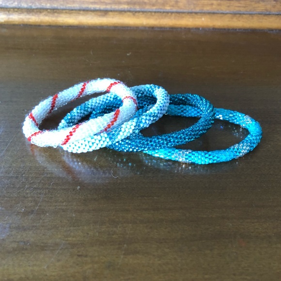 LILY AND LAURA Jewelry - glass beaded bracelet set